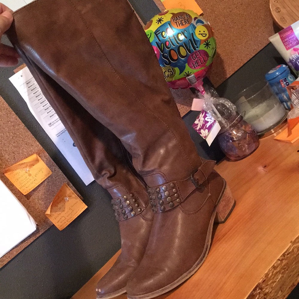 Knee High Tan Boots!